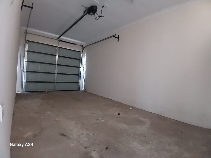 3 Bedroom Property for Sale in Graceland Eastern Cape